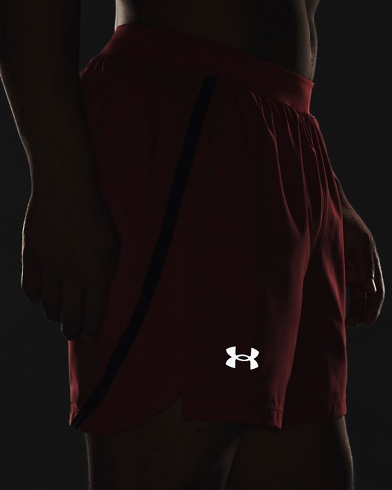 Herren UA Launch Run Shorts (13 cm), Red, pdpMainDesktop image number 3